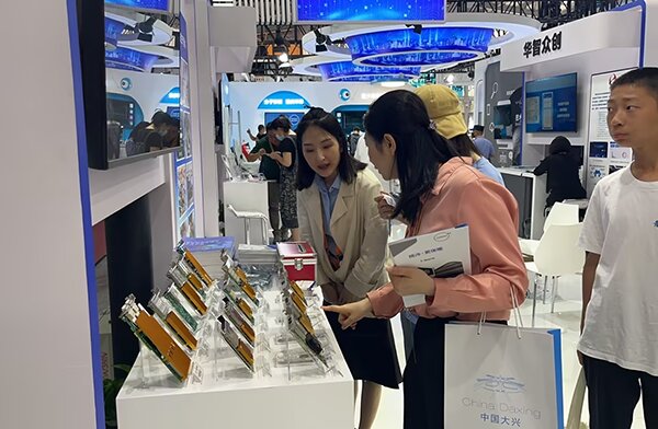 光潤通亮相2023服貿(mào)會:以科技引領(lǐng)未來(圖4) 國產(chǎn)網(wǎng)卡